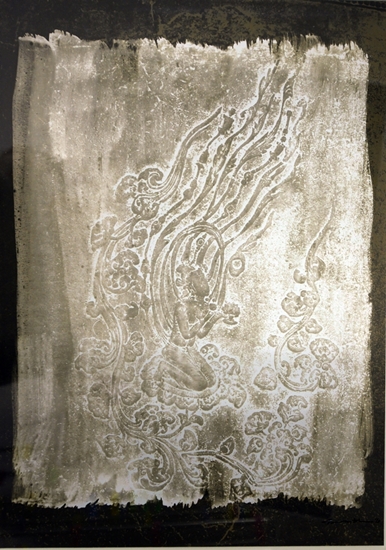 비천(飛天)시리즈: 성덕대왕 신종의 비천상을 흑백필름으로 촬영하여 조색처리한 작품