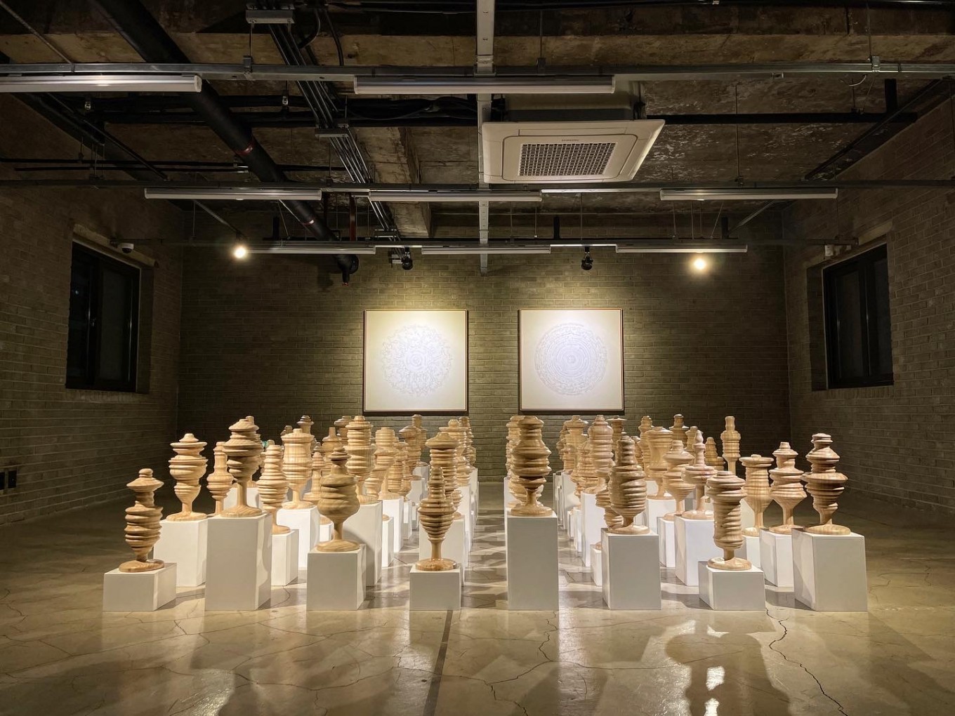 The mothers, 2022, pine tree, 가변설치, 전시전경